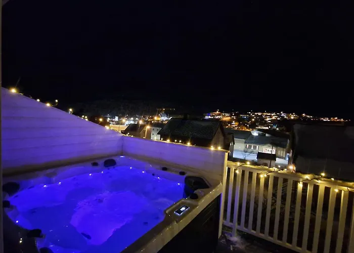 Nord Hus Service As, Deluxe, Sauna, Jakuzzi Havøysund
